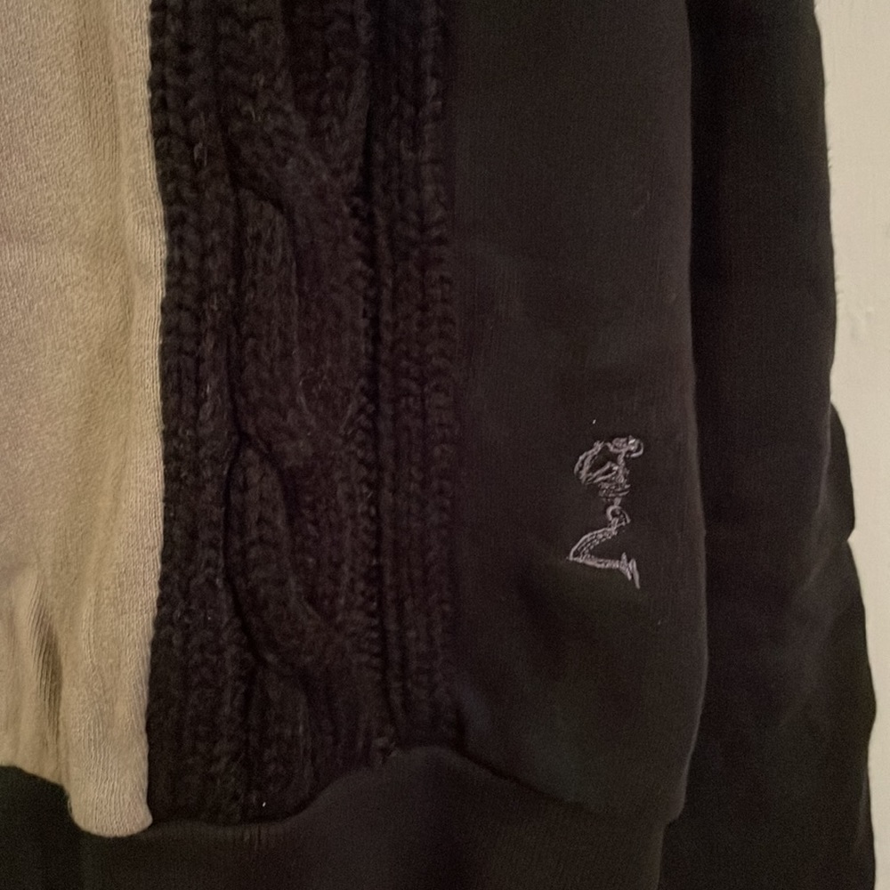 Unique sweater - Picture 2 of 6